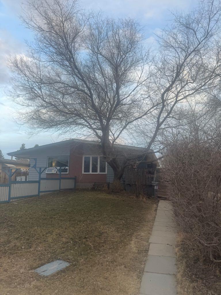 Photo of 6035 59 Street, Red Deer, AB T4N 5L1 (MLS # A2347083)