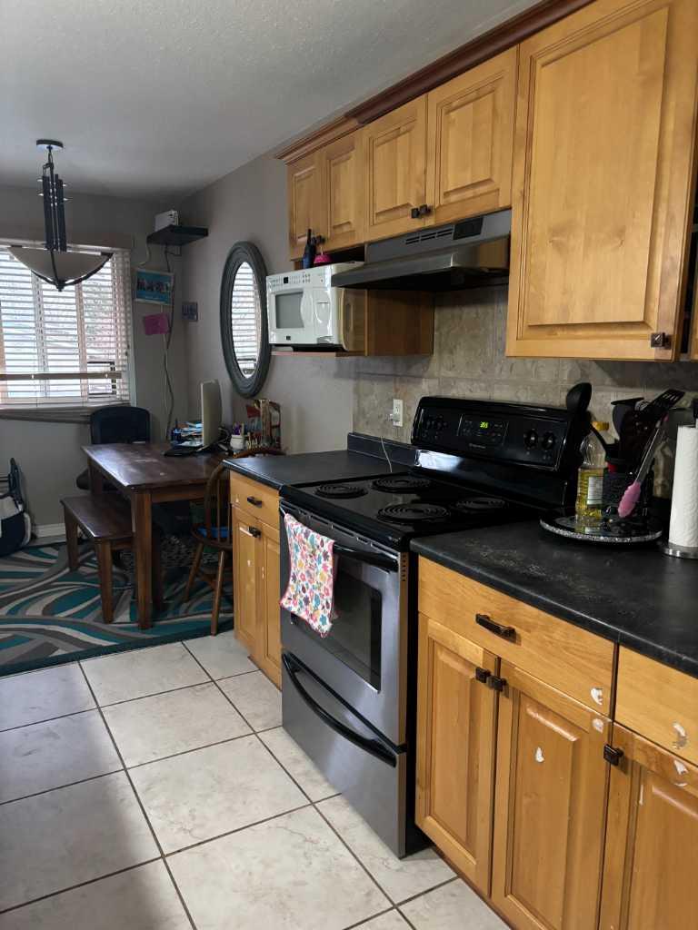 1701 St Edward Boulevard N 2