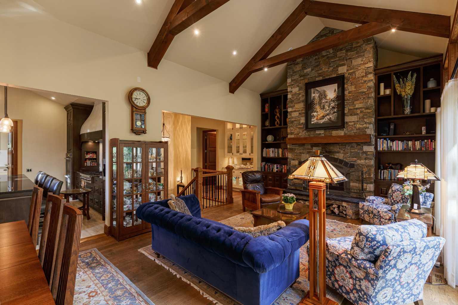 9 Mountaineer Close