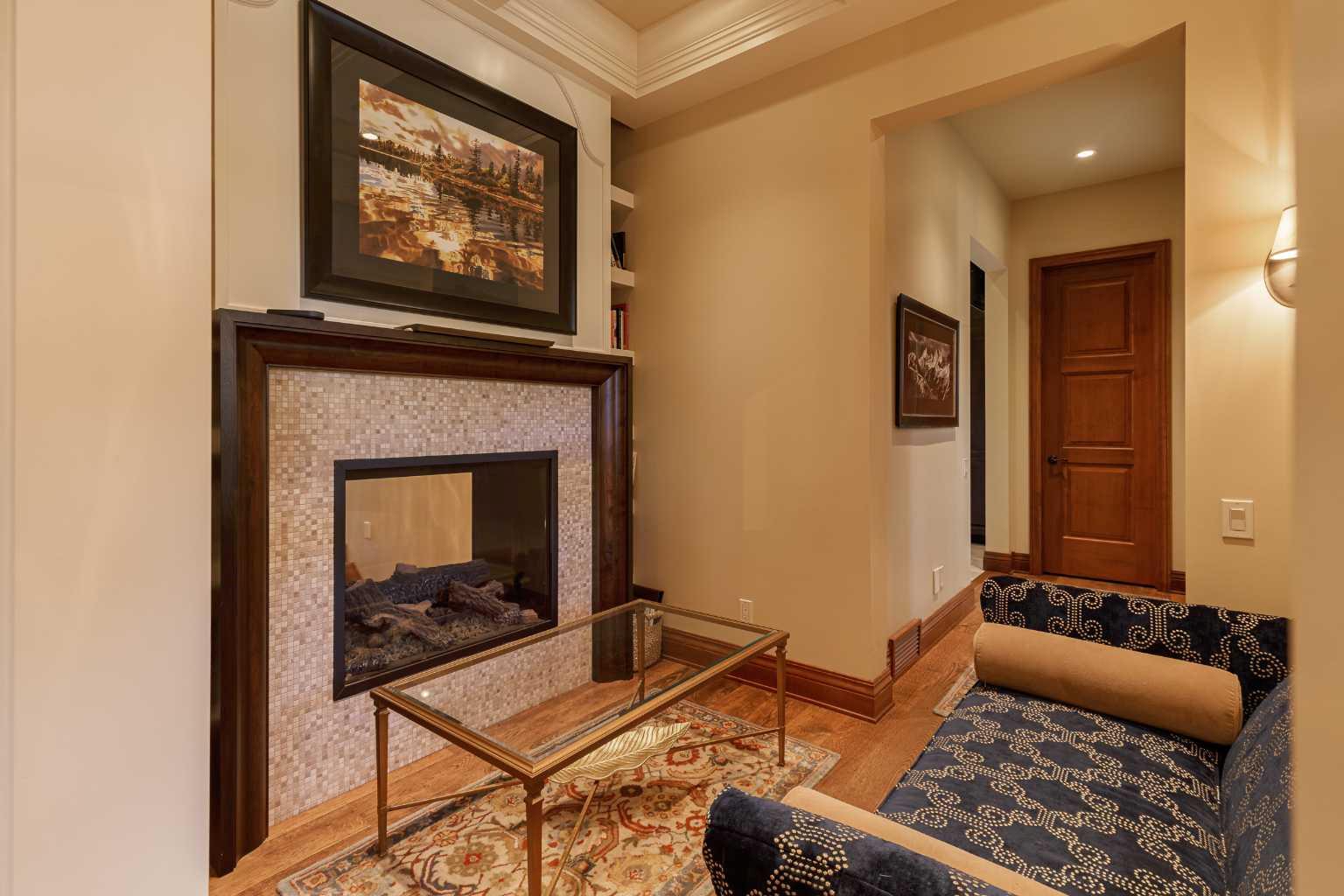 9 Mountaineer Close