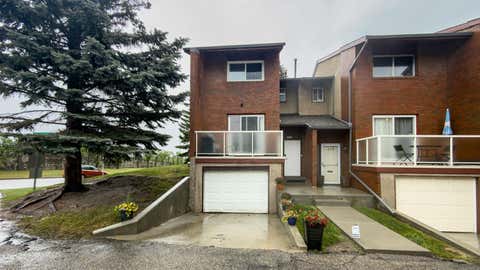 Photo of 1305 Glenmore Trail #101, Calgary, AB T2V 4Y8 (MLS # A2318881)