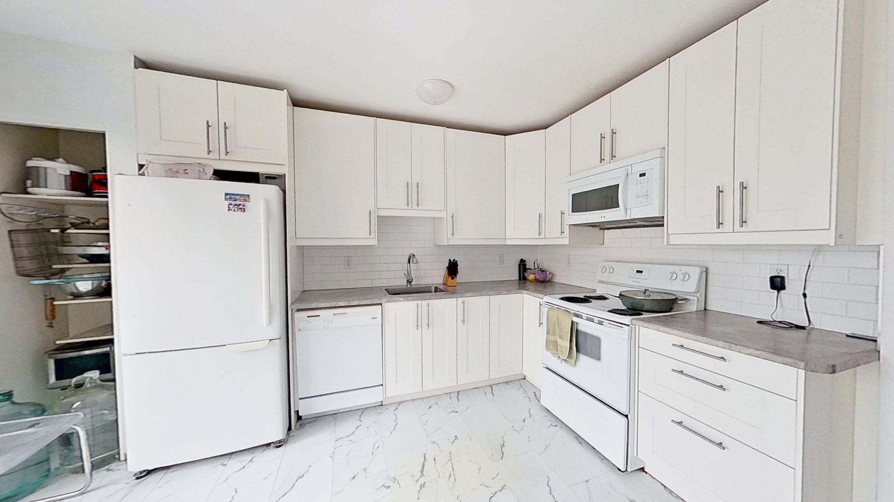 1305 Glenmore Trail 101