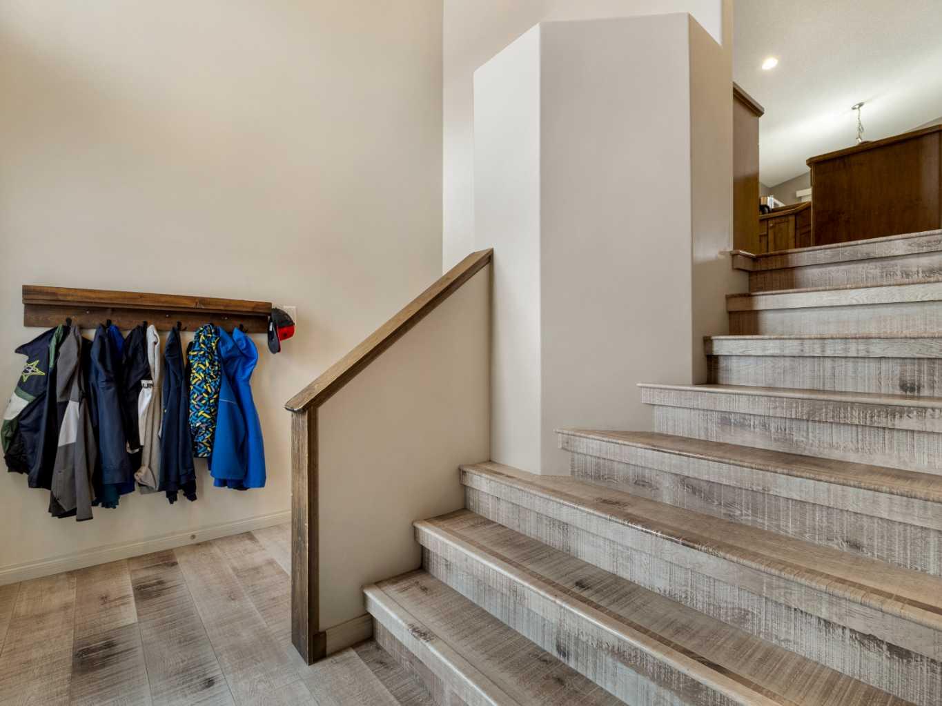 214 Firelight Crescent W