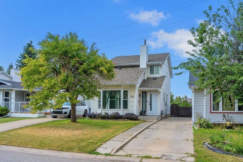 Photo of 44 Strathclair Rise SW, Calgary, AB T3H 1G4 (MLS # A2332719)