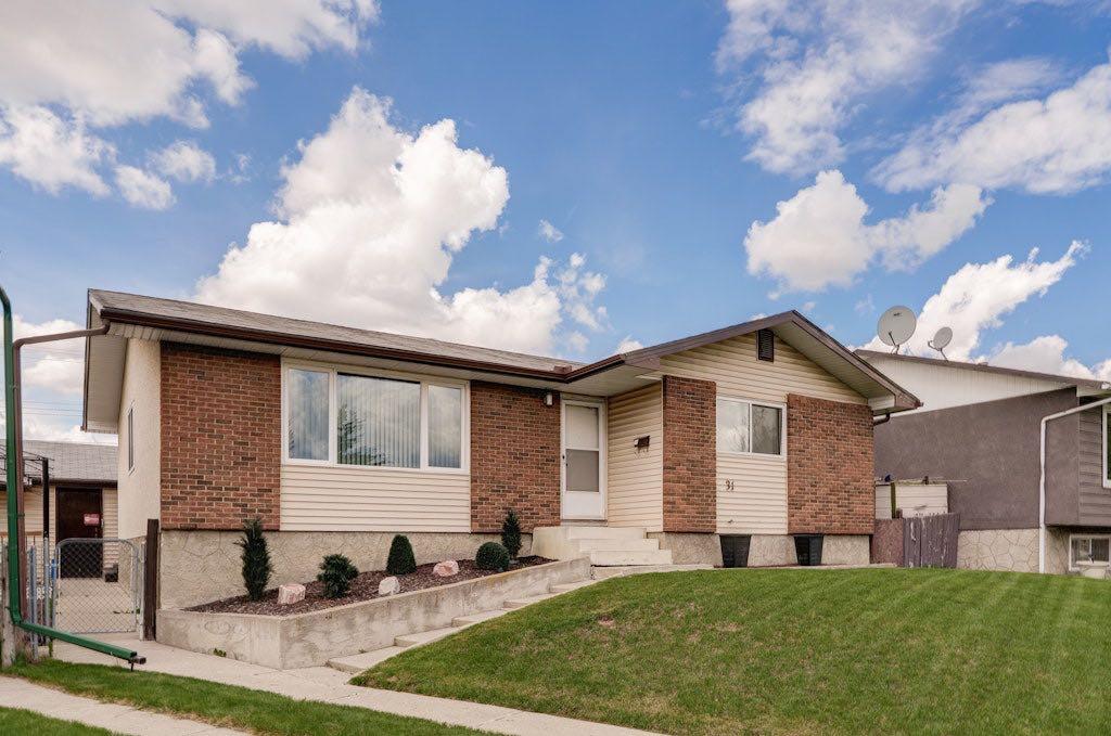 31 Maranda Close NE