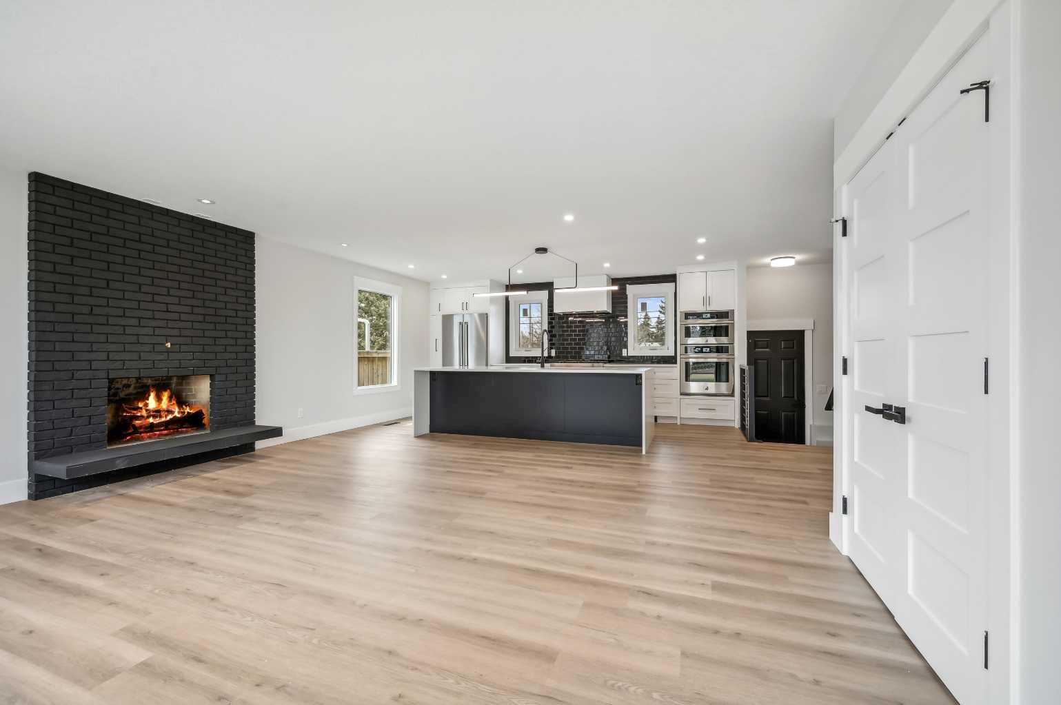 36 Maple Court Crescent SE