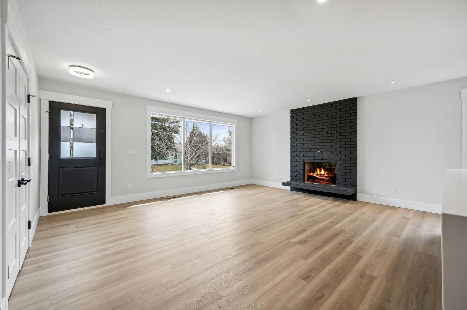 36 Maple Court Crescent SE