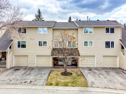322 Point Mckay Gardens NW Calgary AB T3B 4V8