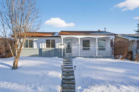 5122 48 Street NW Calgary AB T3A 0S9