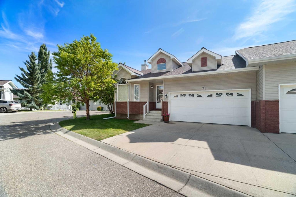 Photo of 71 Scotia Landing NW, Calgary, AB T3L 2K2 (MLS # A2335506)