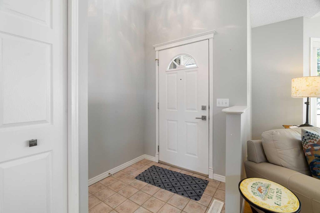 Photo of 71 Scotia Landing NW, Calgary, AB T3L 2K2 (MLS # A2335506)