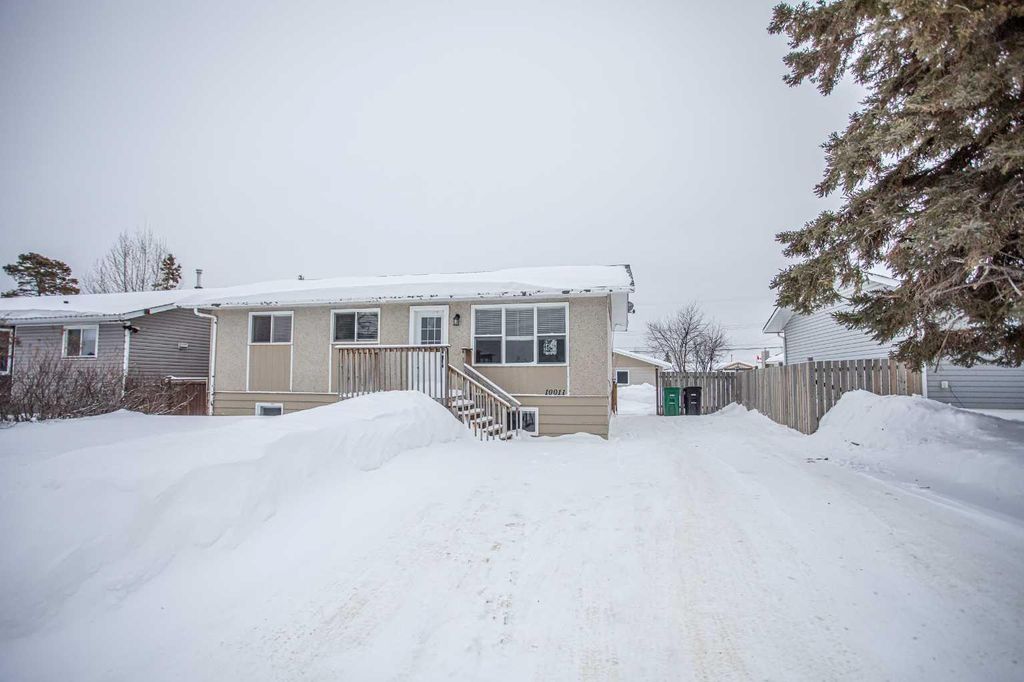 Photo of 10011 100 Street, High Level, AB T0H 1Z0 (MLS # A2290231)