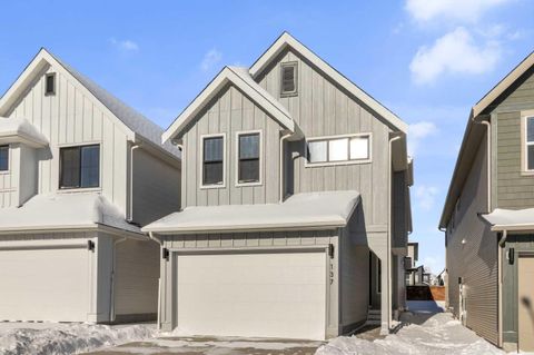 Photo of 137 Copperhead Road SE, Calgary, AB T2Z 5G9 (MLS # A2286224)