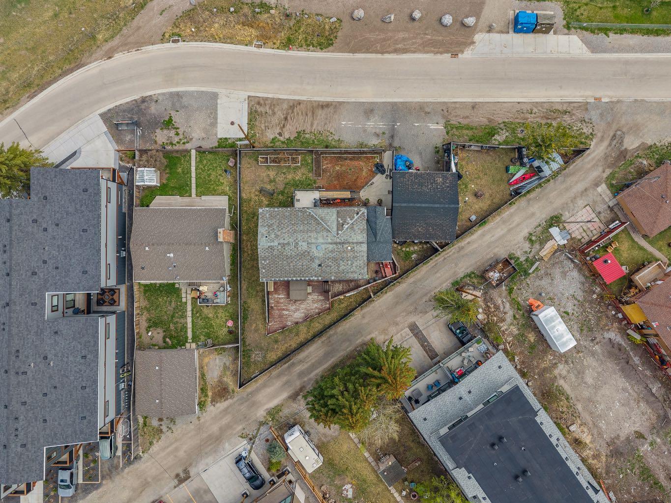 1405 & 1409 Mountain Avenue
