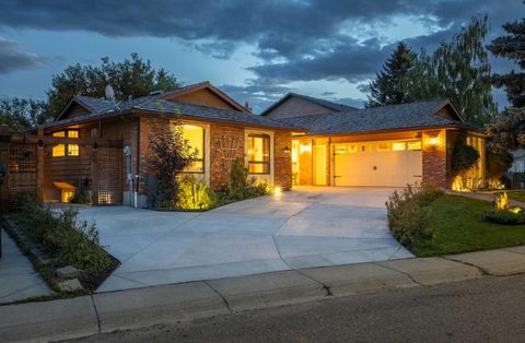 70 Downey Road Okotoks AB T1S 1H7