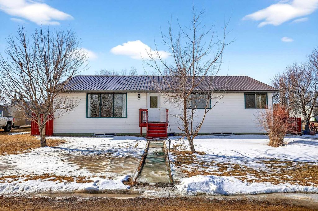Photo of 119 3 Avenue W, Hussar, AB T0J 1S0 (MLS # A2290753)