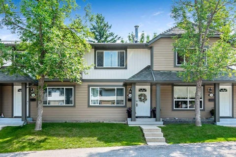 Photo of 161 Woodborough Terrace SW, Calgary, AB T2W 5B4 (MLS # A2338617)