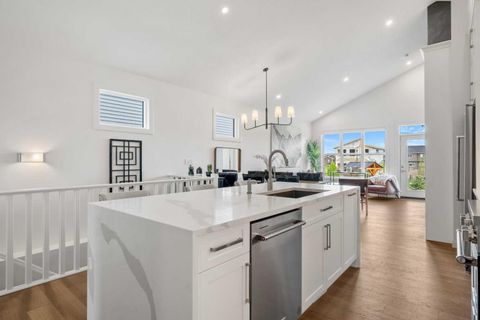 218 Mitchell Heath NW Calgary AB T3R 2G2