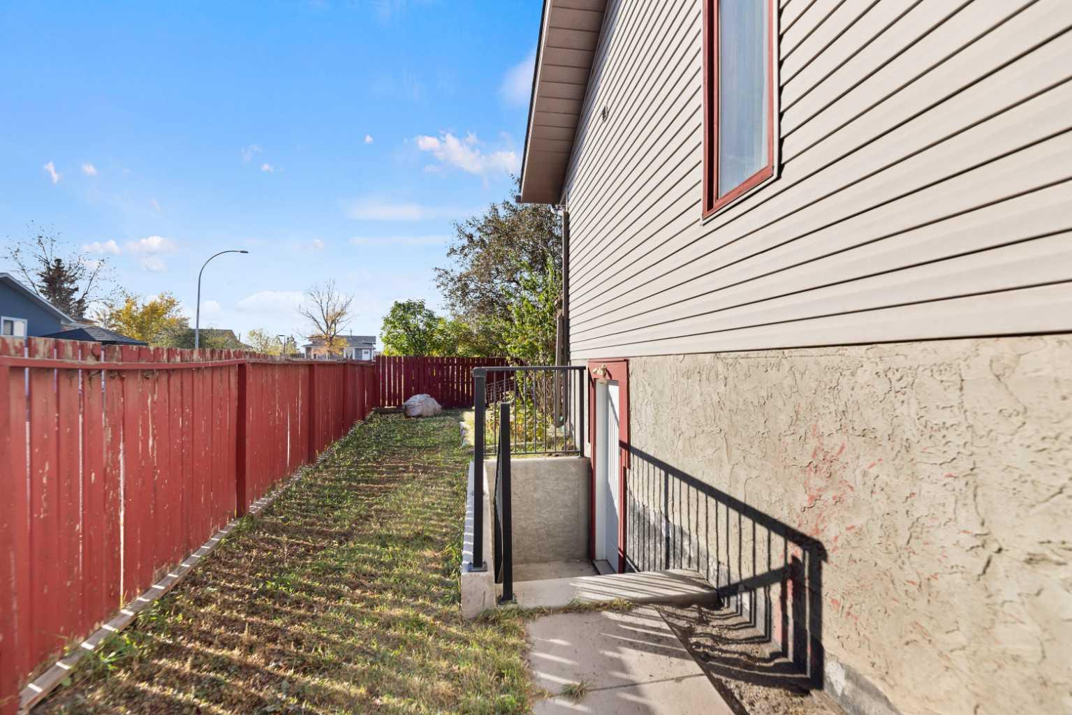 48 Castleglen Court NE