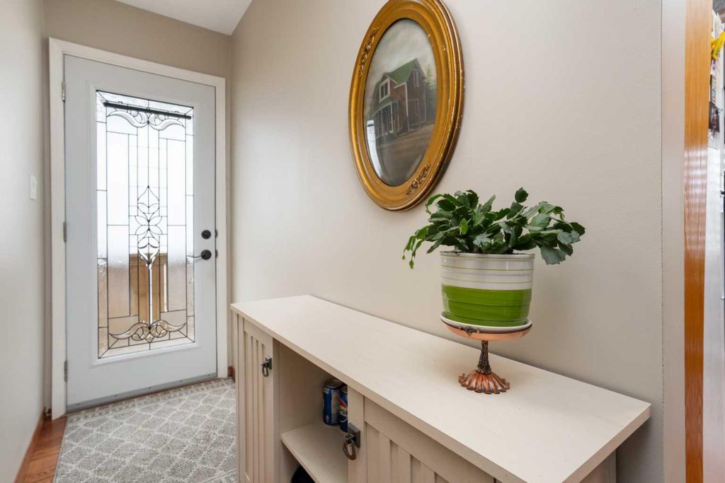 Photo of 5404 47 Avenue W, Forestburg, AB T0B 1N0 (MLS # A2292233)