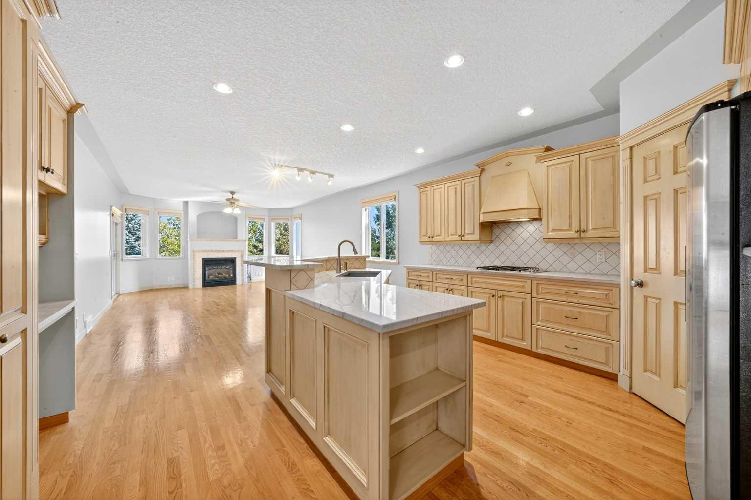 46 Valley Ponds Way NW