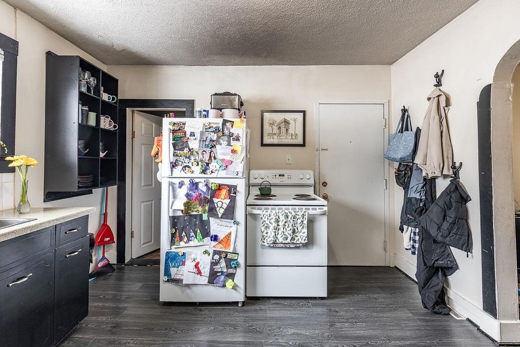 Photo of 447 Allowance Avenue SE, Medicine Hat, AB T1A 3E1 (MLS # A2292468)