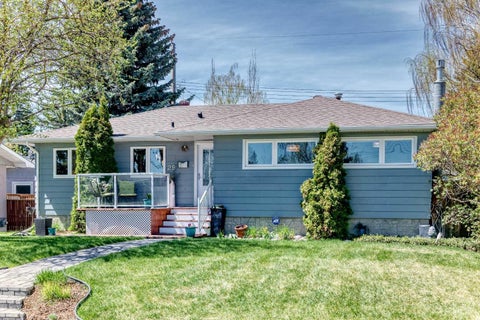Photo of 29 Chisholm Crescent NW, Calgary, AB T2L 0Y9 (MLS # A2344986)