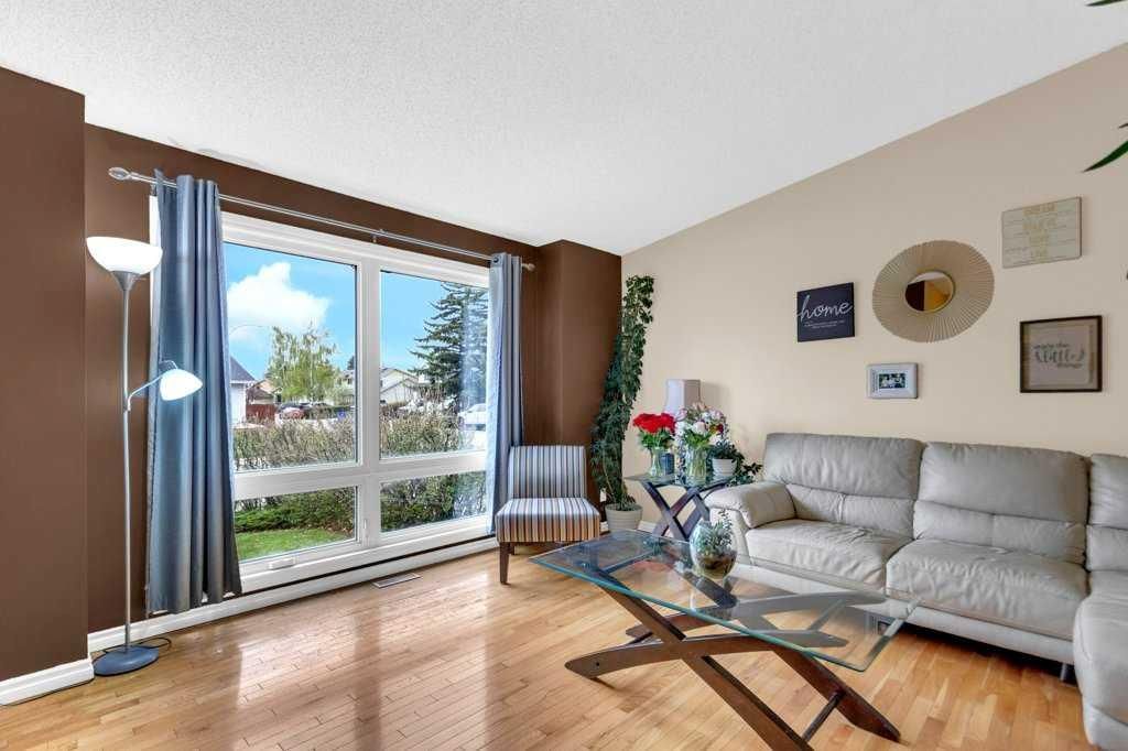 Photo of 52 Strathclair Rise SW, Calgary, AB T3H 1G4 (MLS # A2311545)
