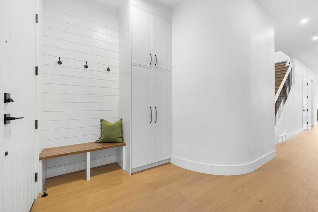 Photo of 321 18 Avenue NW, Calgary, AB T2M 0T4 (MLS # A2271889)