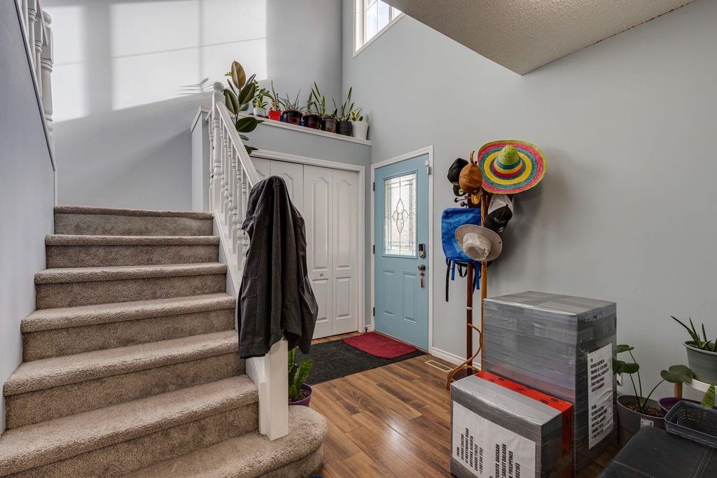 Photo of 47 Westmount Road, Okotoks, AB T1S 2J3 (MLS # A2310716)