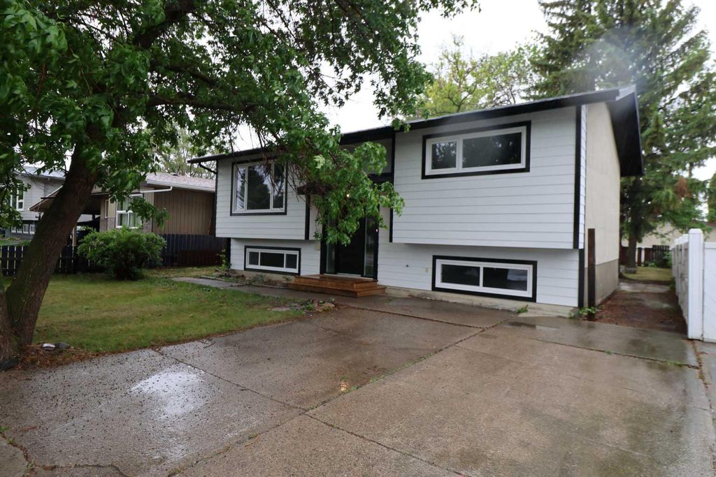 Photo of 1816 11 st St, Coaldale, AB T1M 1A6 (MLS # A2316749)
