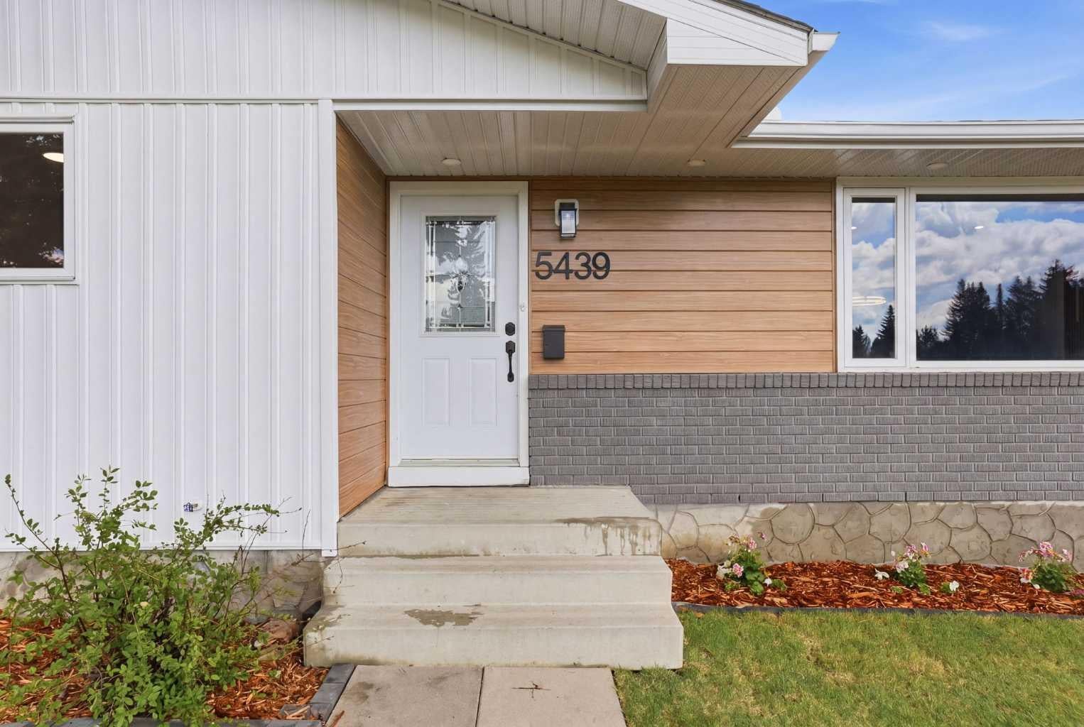 5439 Dalrymple Crescent NW