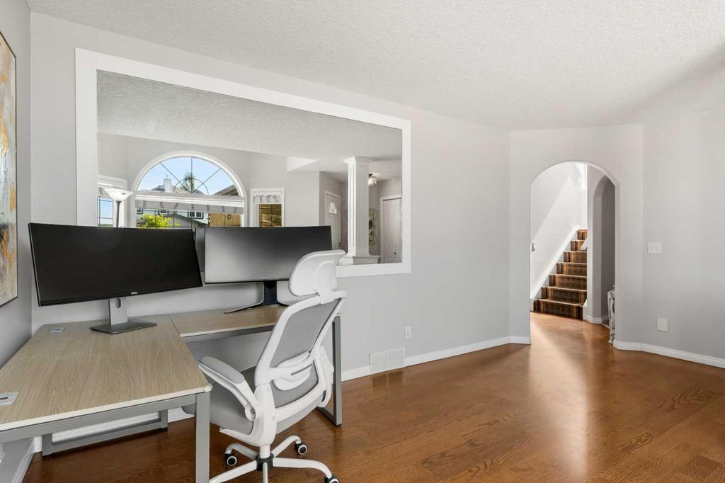 Photo of 95 Sierra Nevada Green SW, Calgary, AB T3H 3R2 (MLS # A2258878)