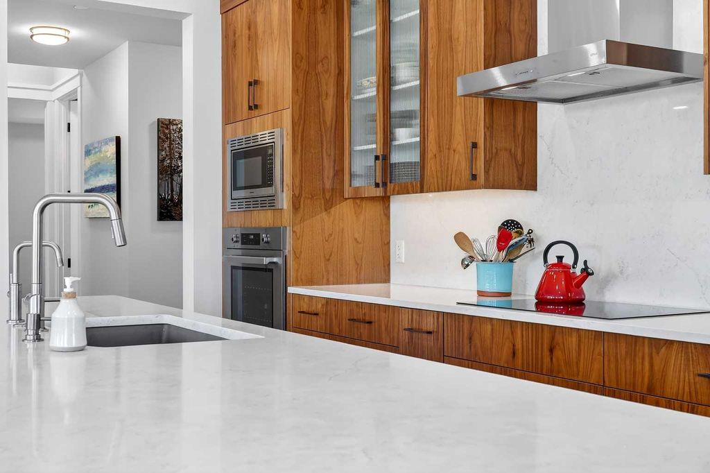 Photo of 21 Lebel Crescent NW #402, Calgary, AB T2Y 0L1 (MLS # A2282981)