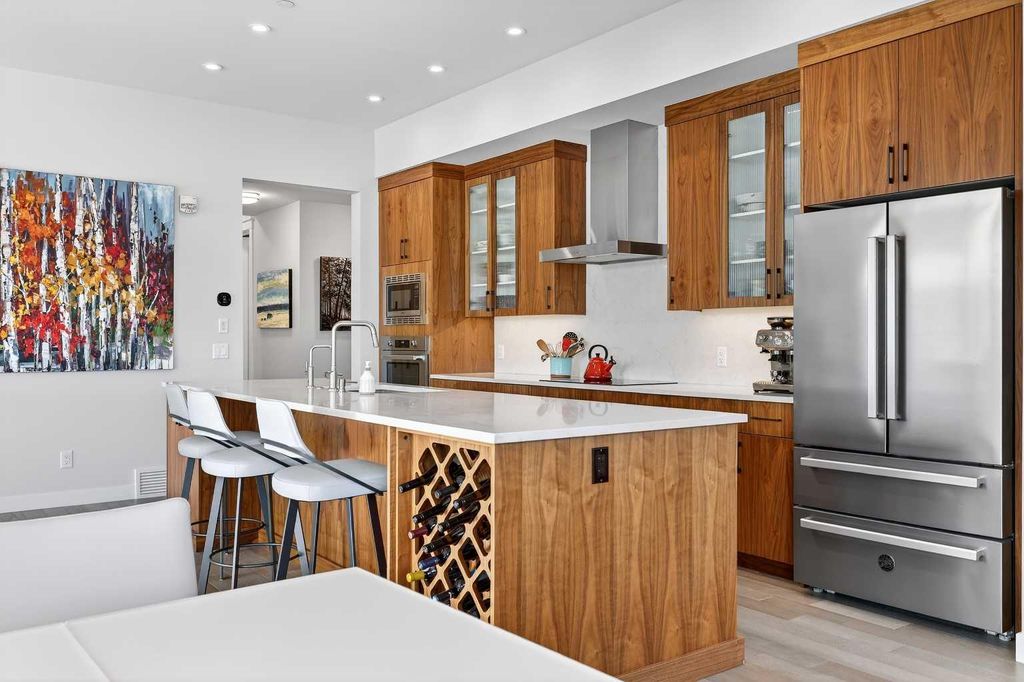 Photo of 21 Lebel Crescent NW #402, Calgary, AB T2Y 0L1 (MLS # A2282981)