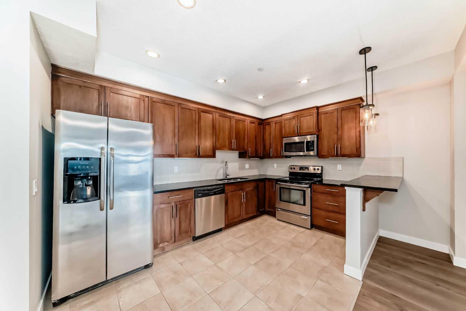 1005A Westmount Drive 110