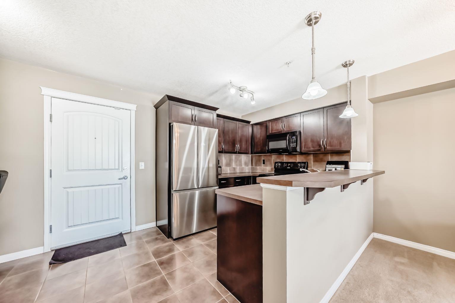 31 Country Village Manor NE 4216