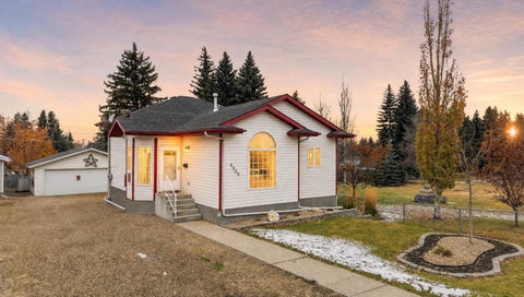 Photo of 4008 45 Street, Ponoka, AB T4J 1B3 (MLS # A2355029)