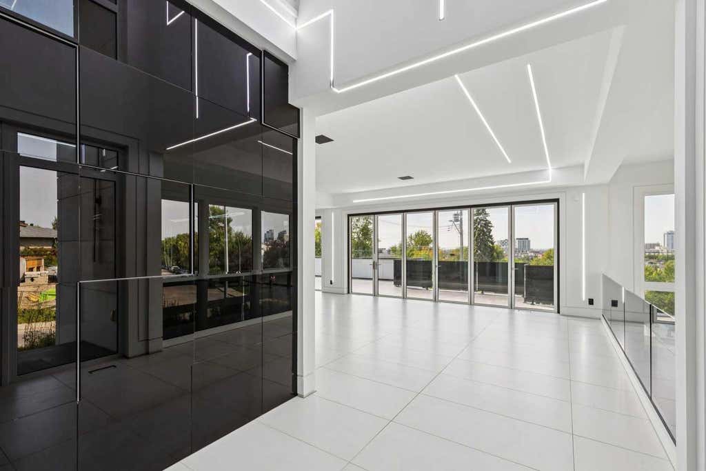 Photo of 1104 Drury Avenue NE, Calgary, AB T2E 0M2 (MLS # A2339379)