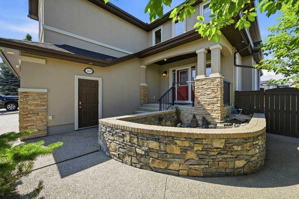 160 Panatella Crescent NW