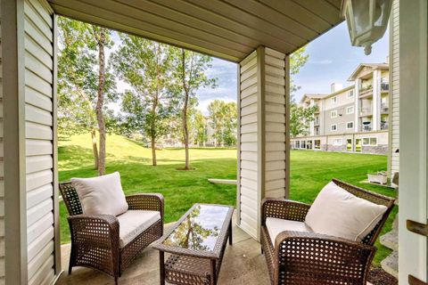 5000 Somervale Court SW 132 Calgary AB T2Y 4M1