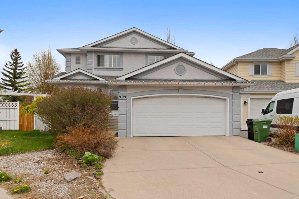 Photo of 434 Douglas Woods Mews SE, Calgary, AB T2Z 3B1 (MLS # A2311475)