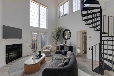 527 15 Avenue SW 403 Calgary AB T2R 1R5