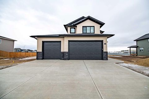 14 Vista Close Blackfalds AB T4M 0L3