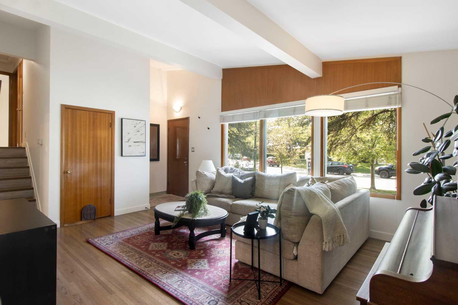 1948 Cottonwood Crescent SE