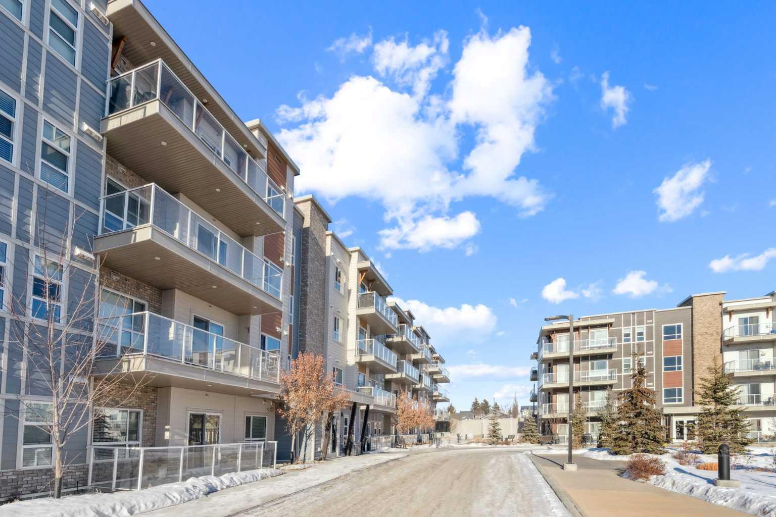 370 Harvest Hills Common NE 407