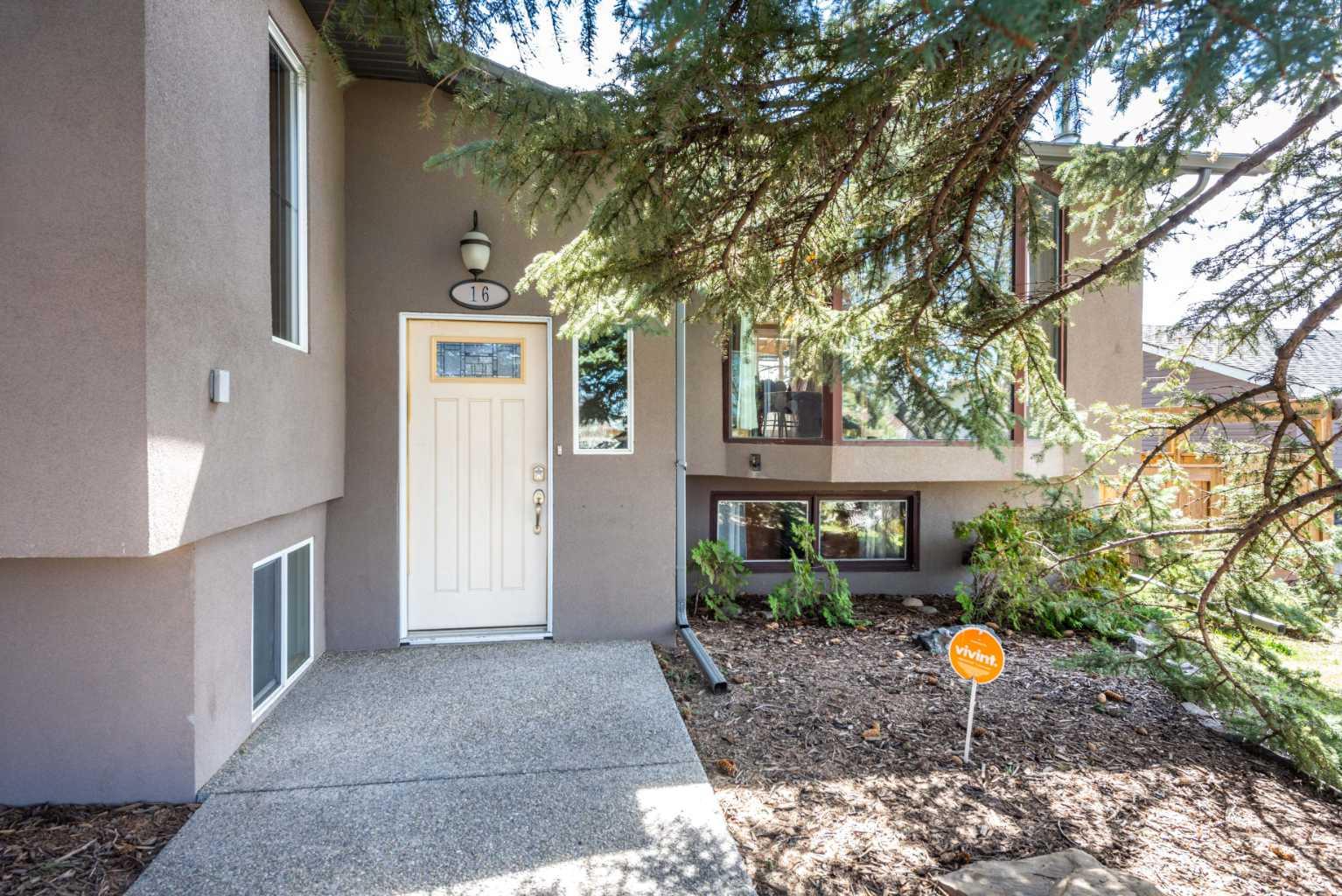16 Rundleson Way NE