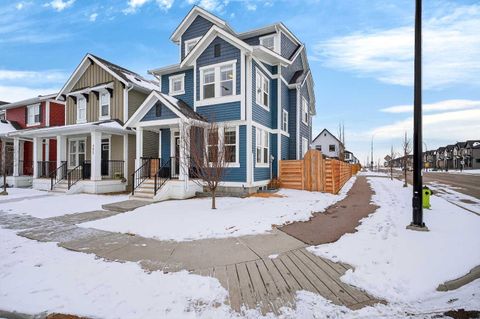 401 South Point Glen SW Airdrie AB T4B 4L1