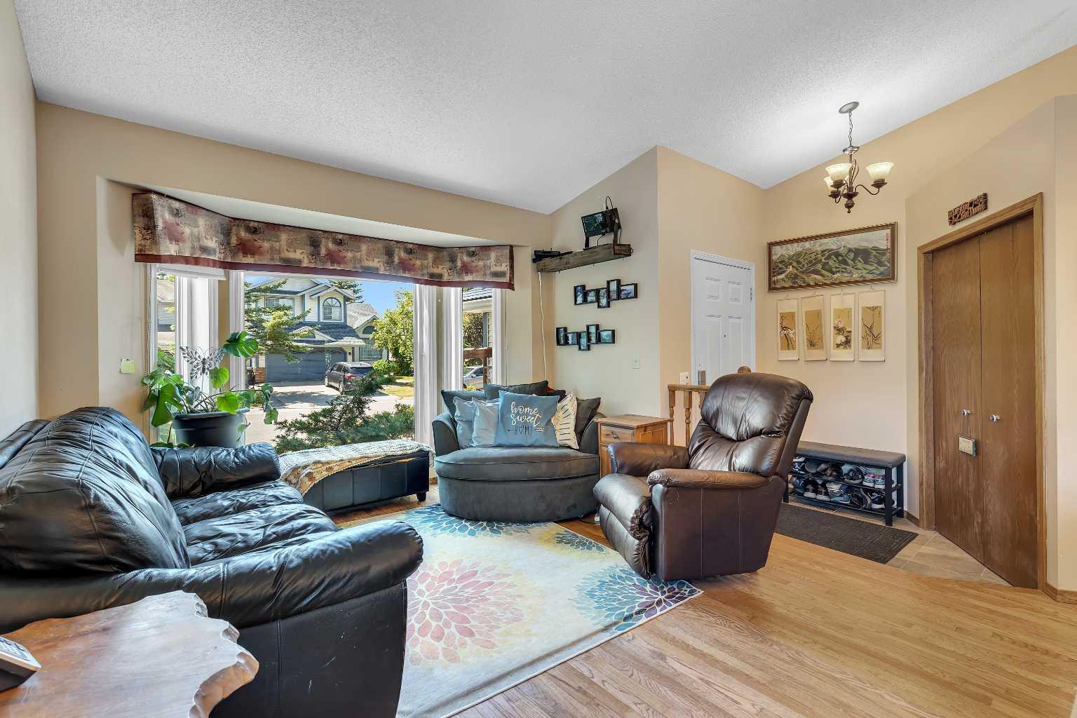 179 Scenic Hill Close NW