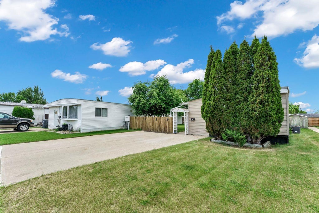 Photo of 2460 Southview Drive SE #36, Medicine Hat, AB T1B 1C8 (MLS # A2323124)